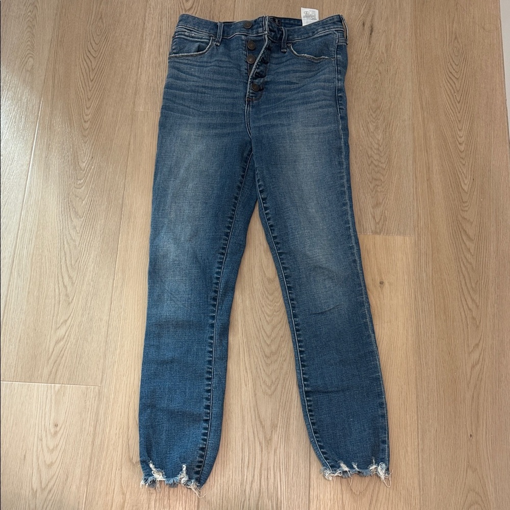 Abercrombie & Fitch Dark Blue Ankle Jeans